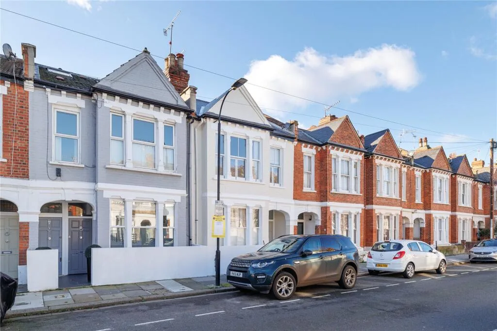 3 bedroom flat for rent