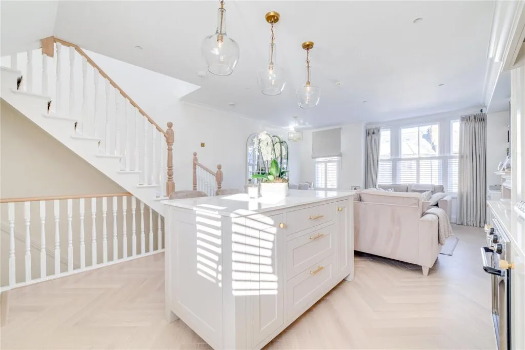 3 bedroom flat for rent