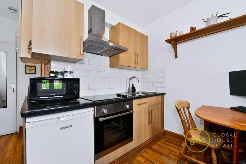 Studio flat for rent