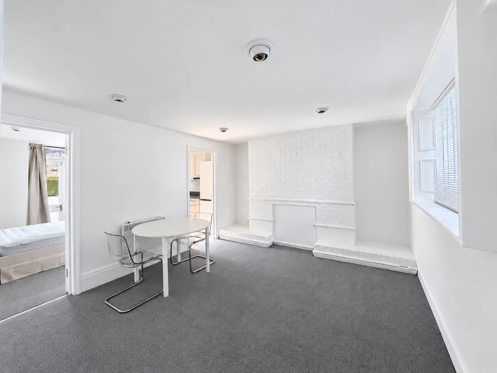 Ground floor studio flat for rent