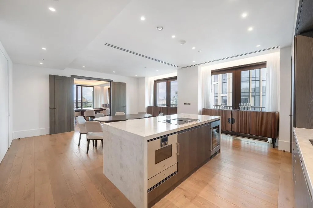 6 bedroom apartment for rent