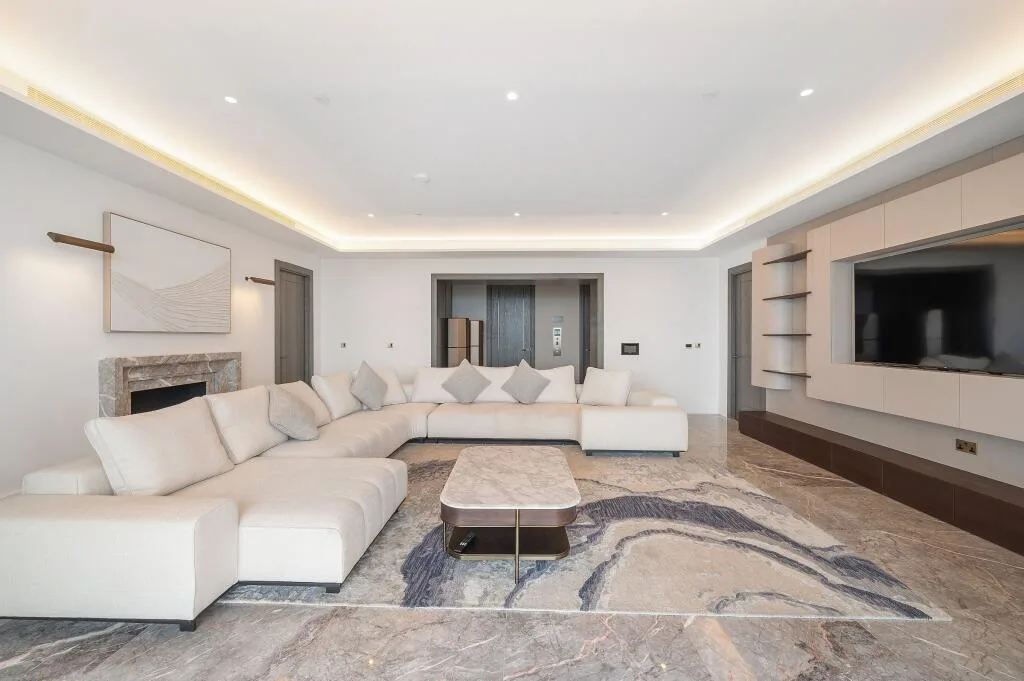 6 bedroom apartment for rent