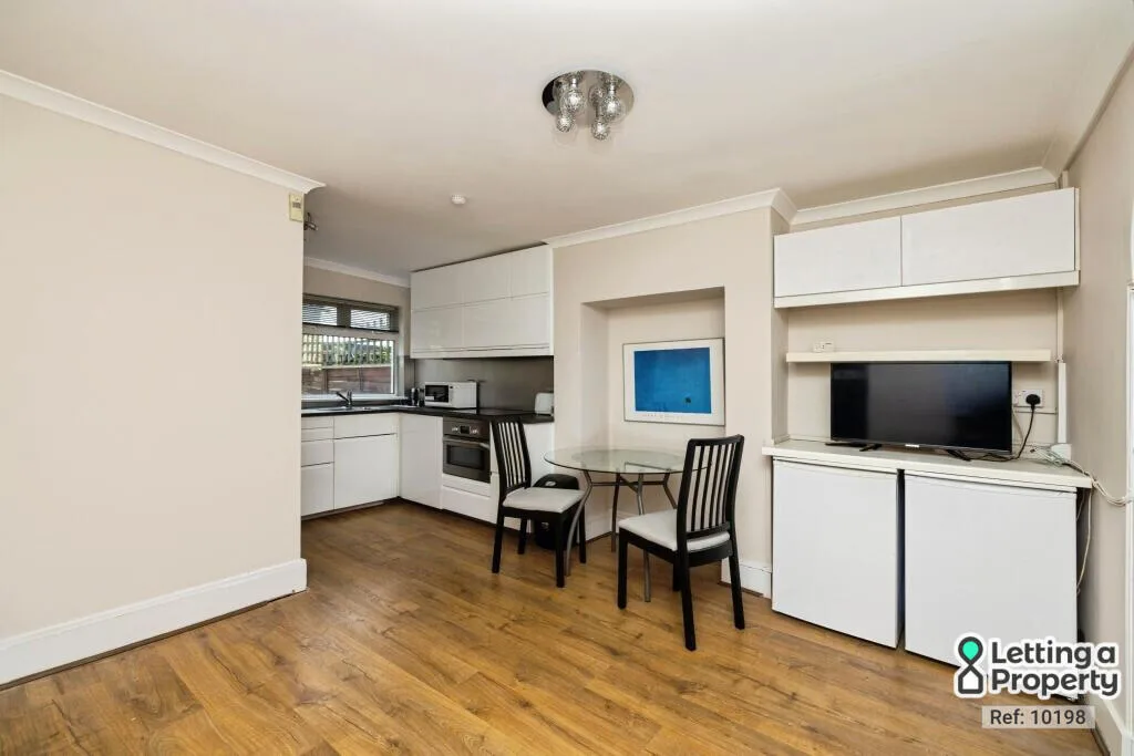 2 bedroom ground floor maisonette for rent