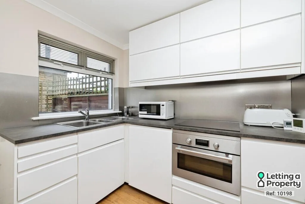 2 bedroom ground floor maisonette for rent