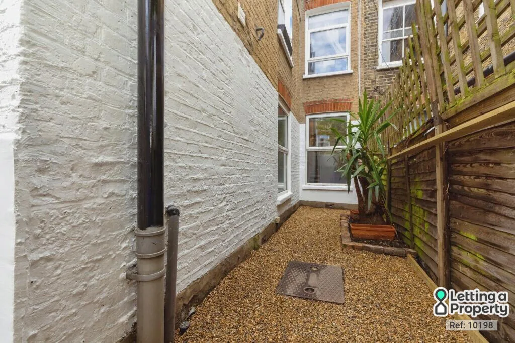 2 bedroom ground floor maisonette for rent