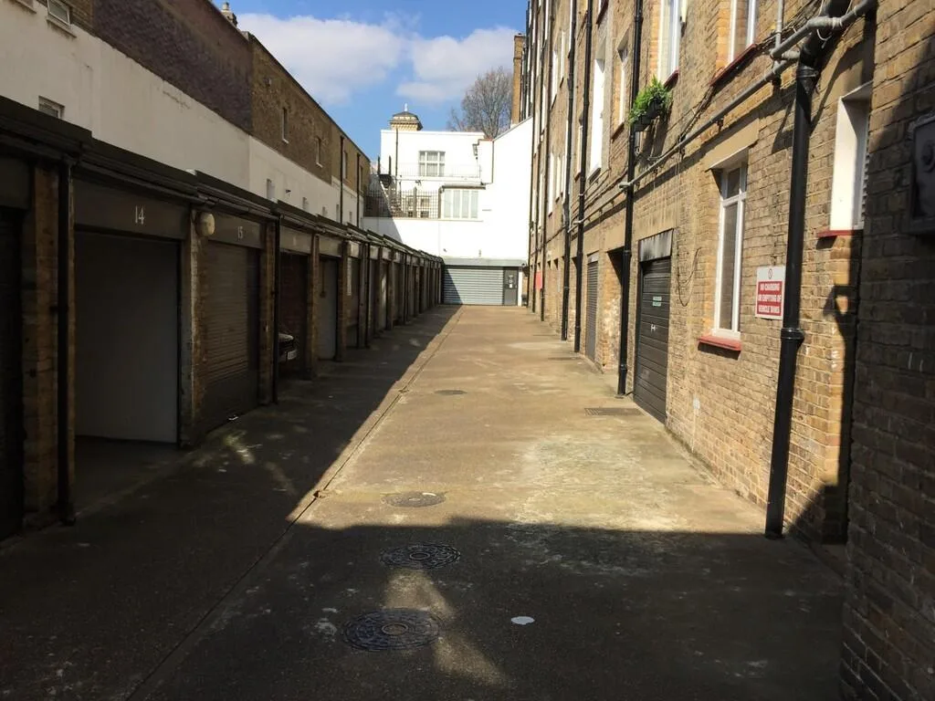 Garage for rent