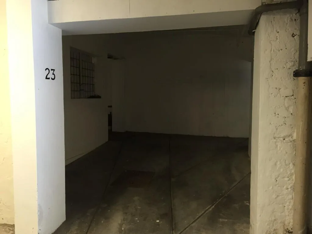 Garage for rent