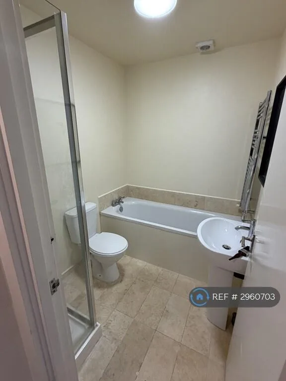3 bedroom flat for rent