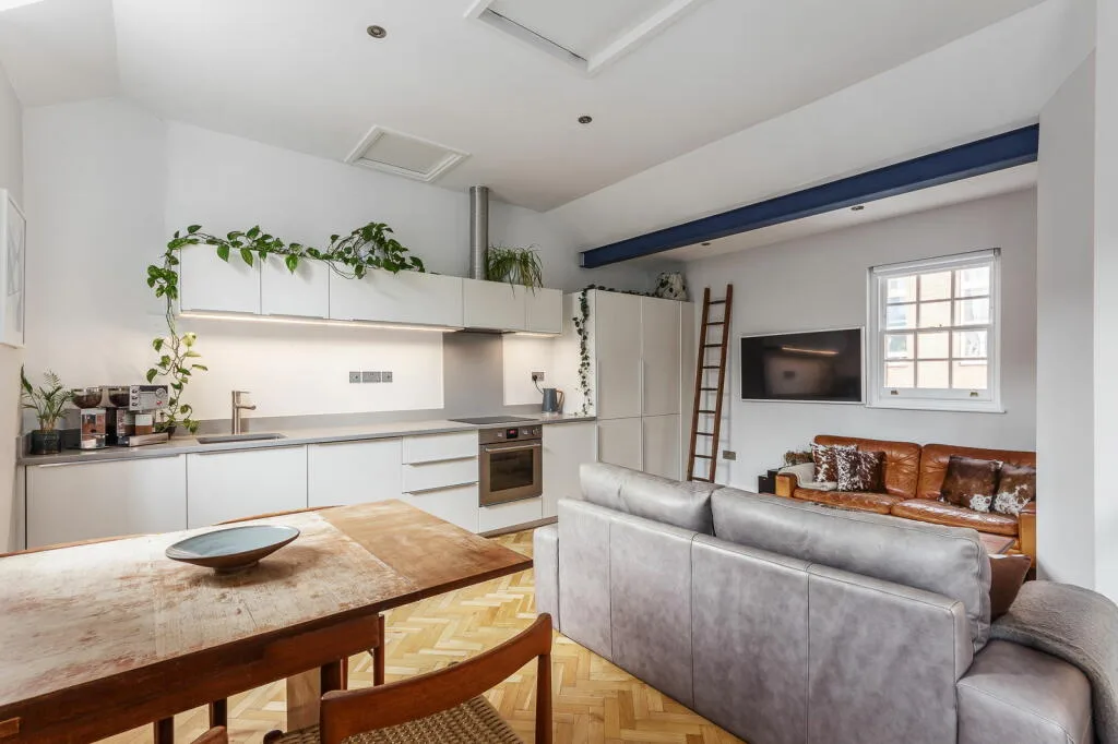 2 bedroom town house for rent