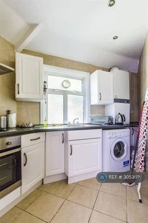 5 bedroom flat for rent