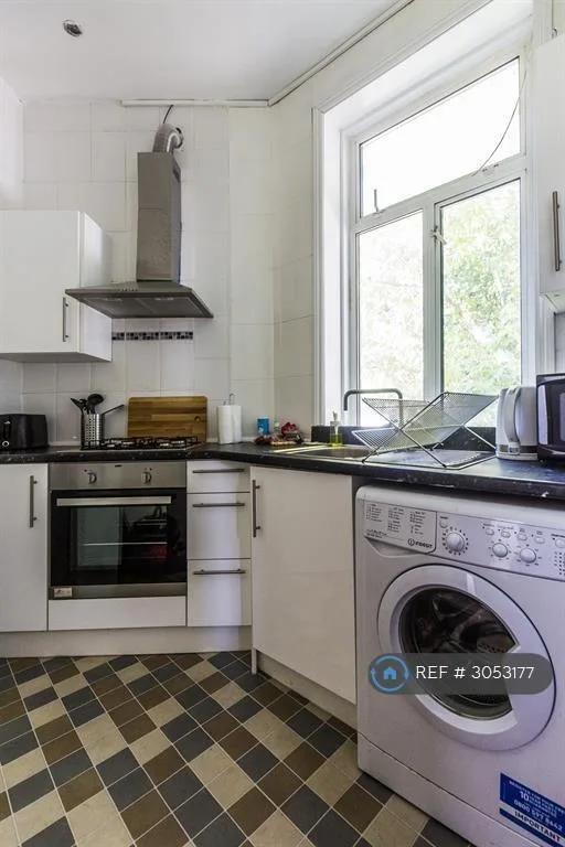 5 bedroom flat for rent