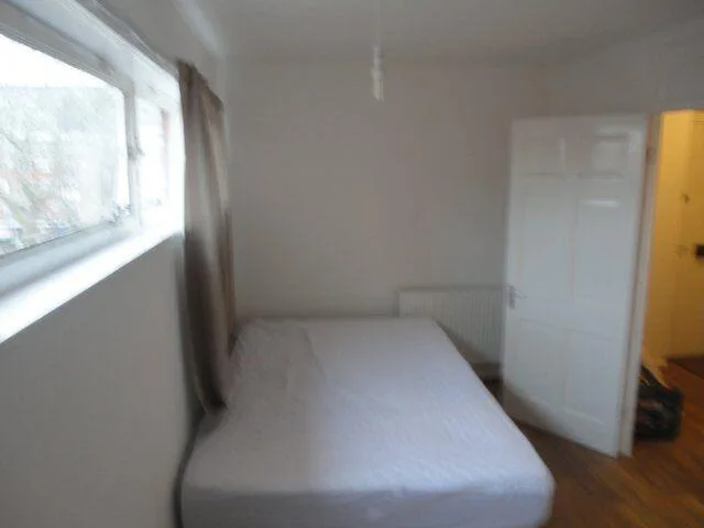 2 bedroom maisonette for rent