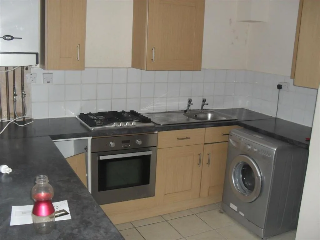2 bedroom maisonette for rent