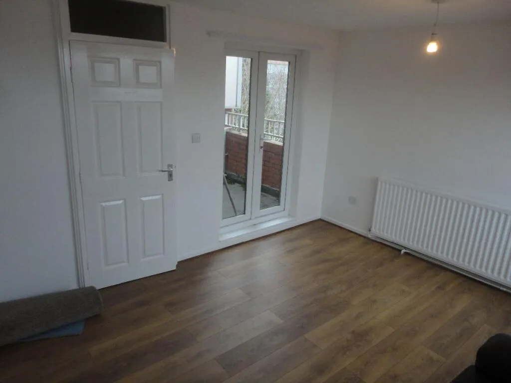 2 bedroom maisonette for rent