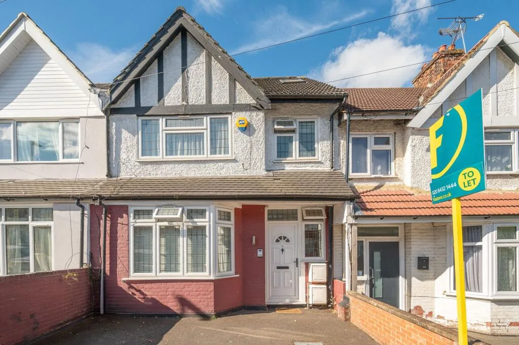 3 bedroom flat for rent