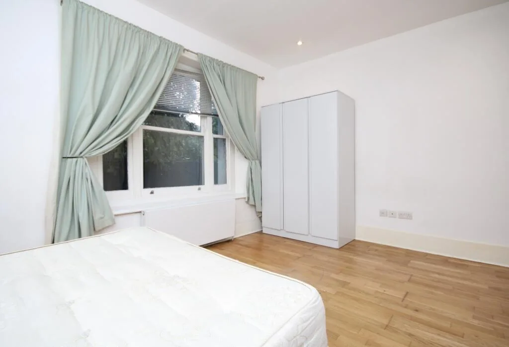 4 bedroom flat for rent
