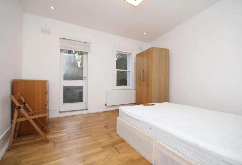 4 bedroom flat for rent