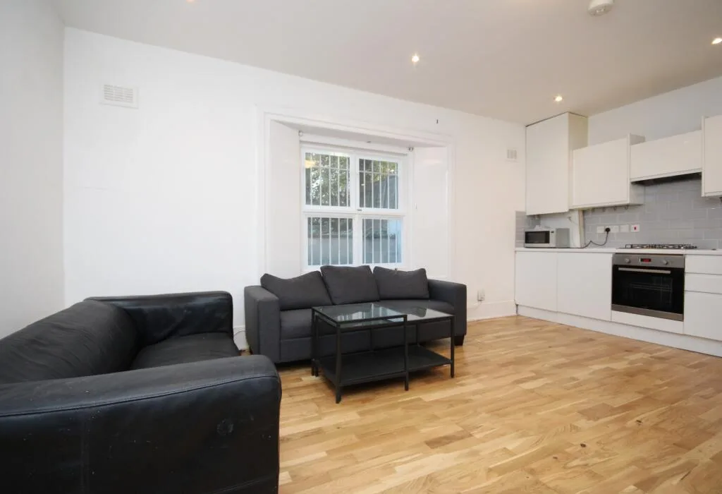 4 bedroom flat for rent