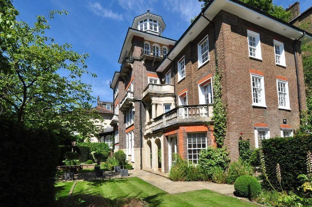 4 bedroom flat for rent