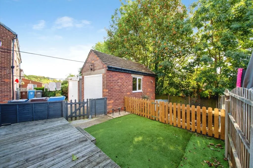 3 bedroom semi-detached house for rent
