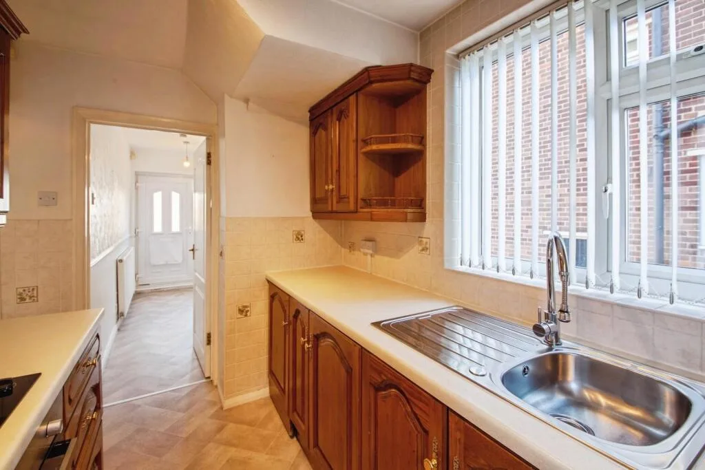 3 bedroom semi-detached house for rent