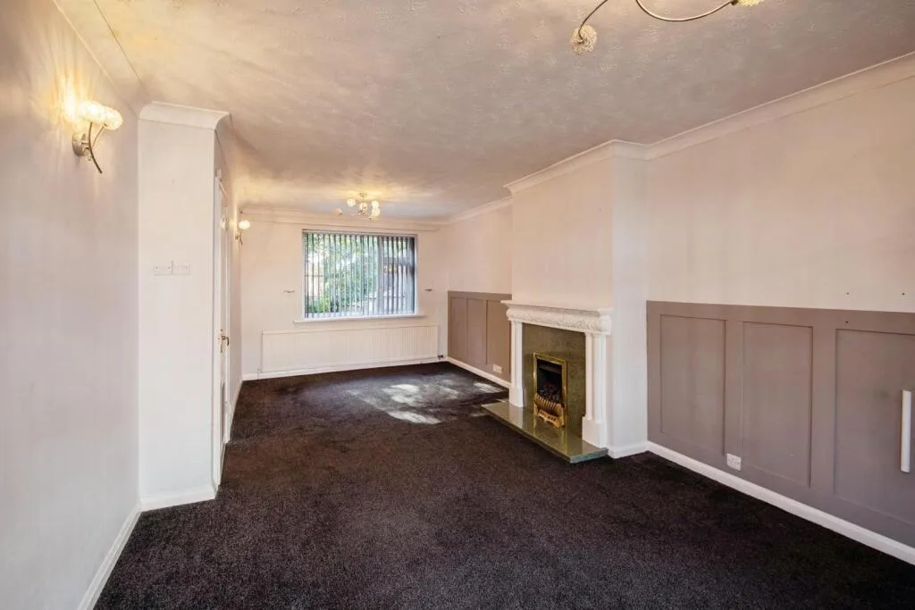 3 bedroom semi-detached house for rent