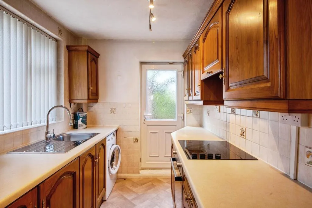 3 bedroom semi-detached house for rent