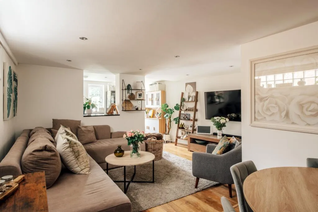3 bedroom semi-detached house for rent