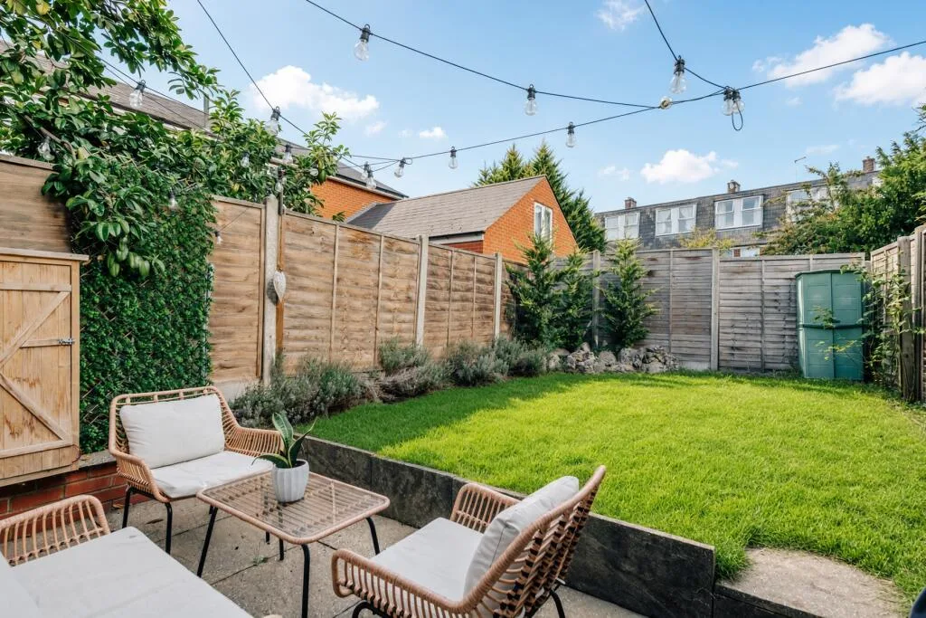 3 bedroom semi-detached house for rent