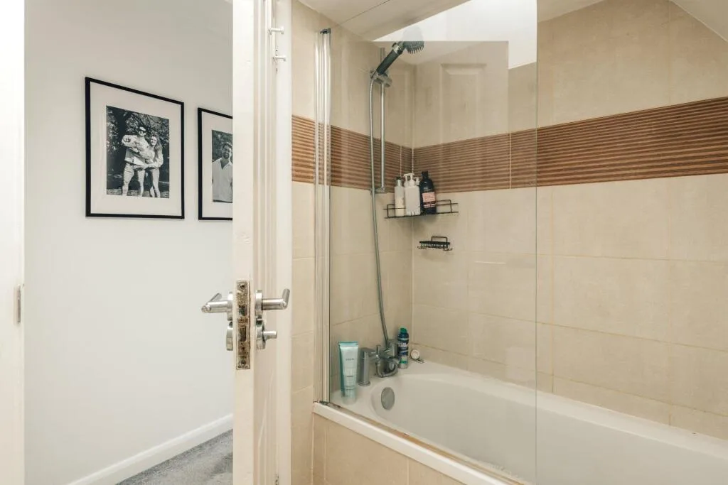 3 bedroom semi-detached house for rent