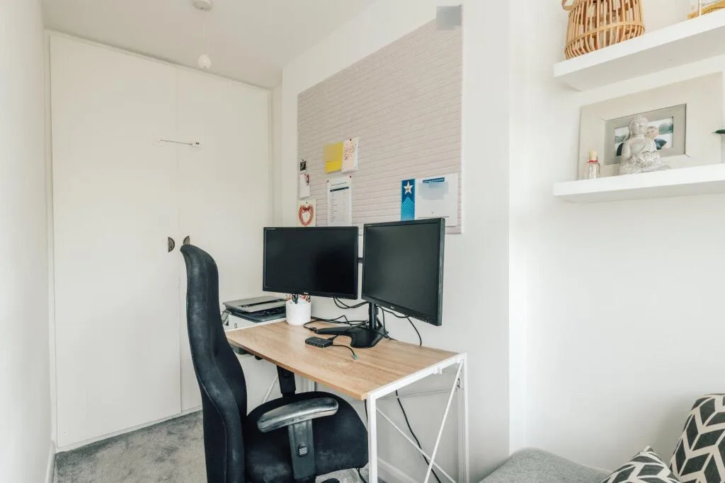 3 bedroom semi-detached house for rent