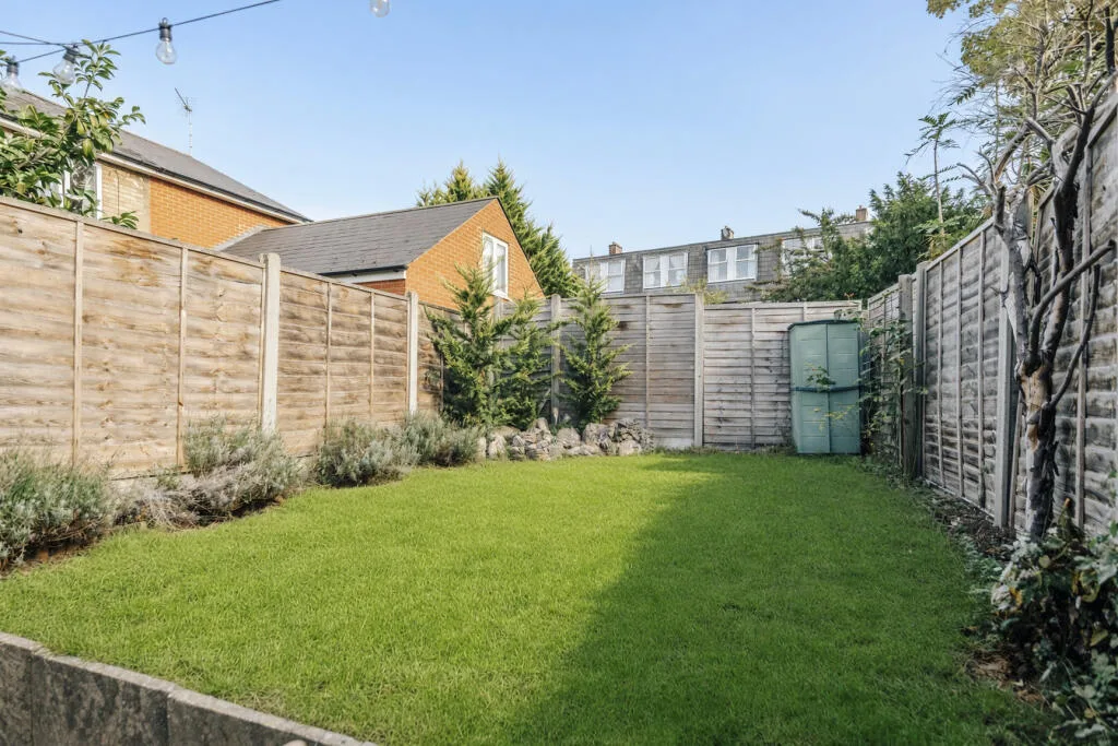 3 bedroom semi-detached house for rent