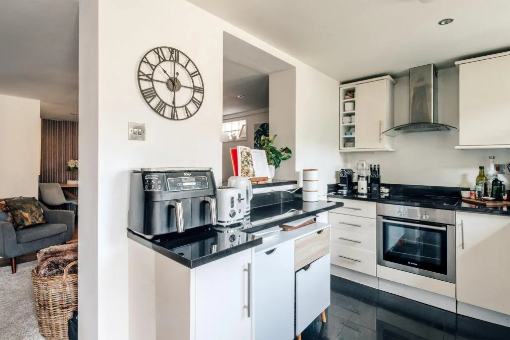 3 bedroom semi-detached house for rent