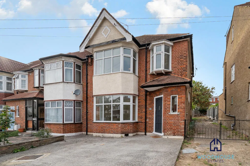 3 bedroom semi-detached house for rent