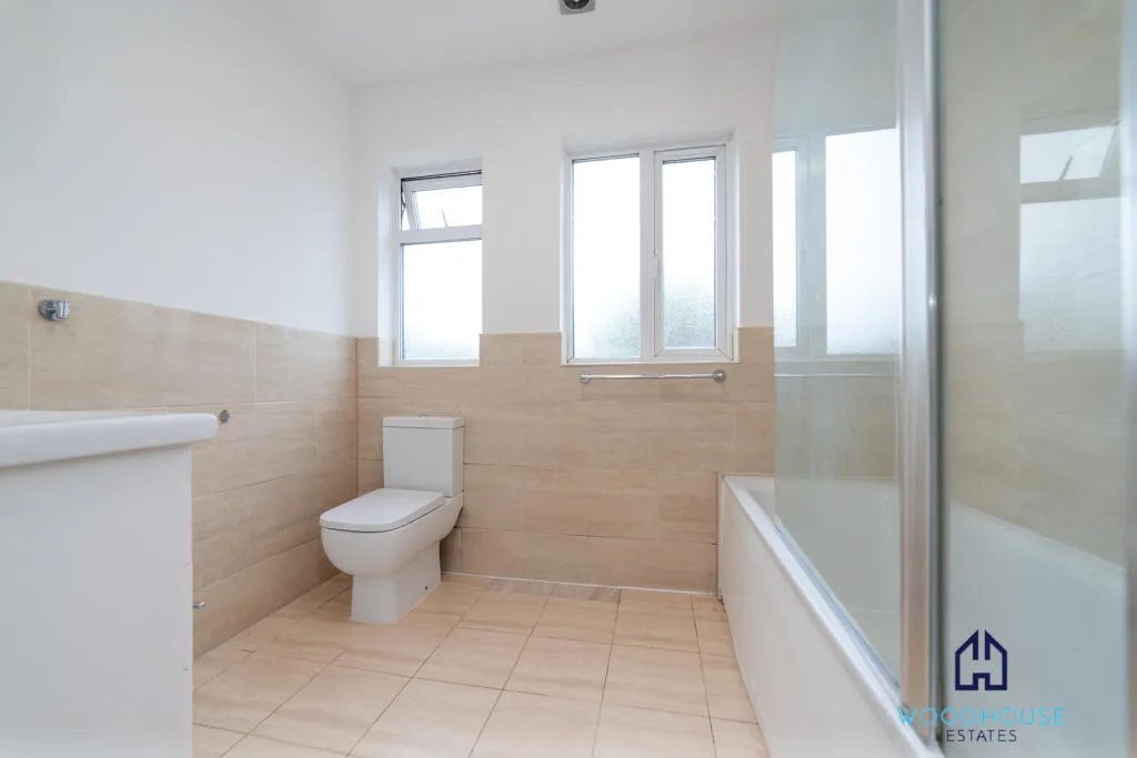 3 bedroom semi-detached house for rent
