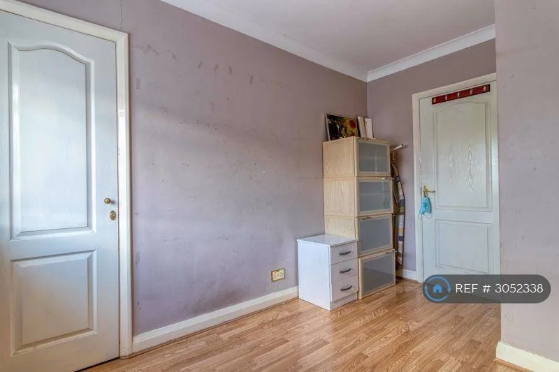 4 bedroom semi-detached house for rent