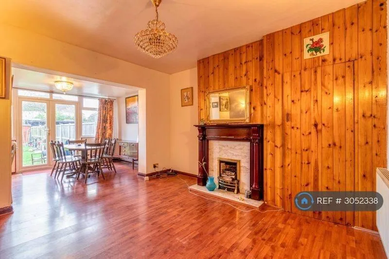 4 bedroom semi-detached house for rent