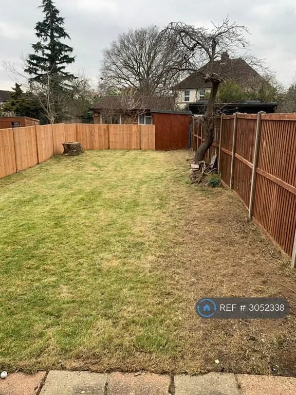 4 bedroom semi-detached house for rent