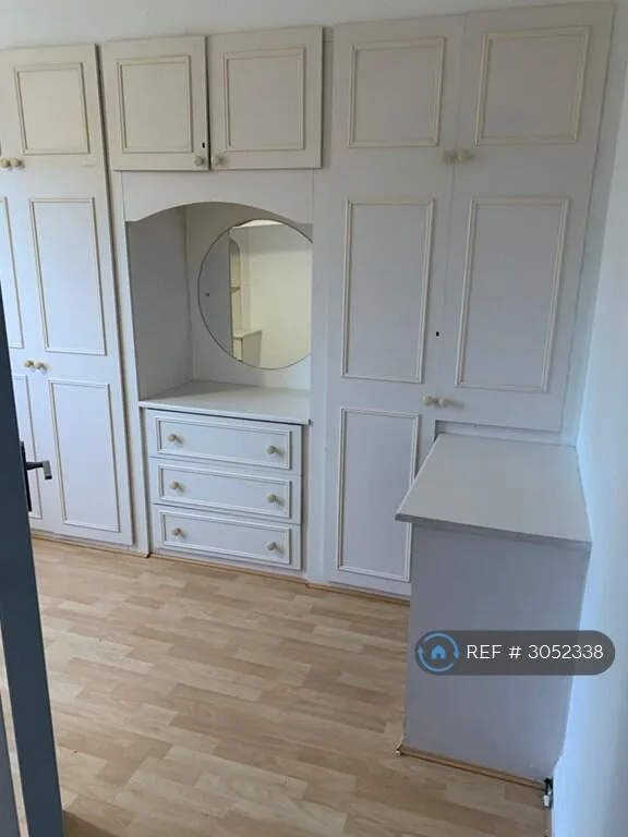 4 bedroom semi-detached house for rent