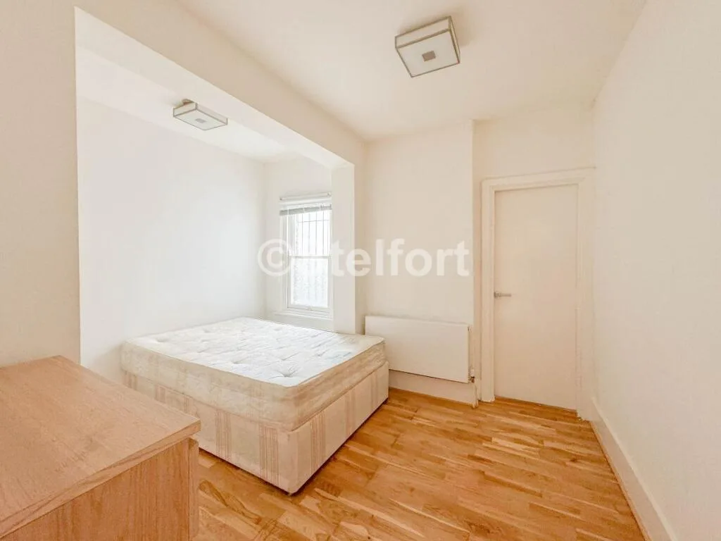4 bedroom flat for rent