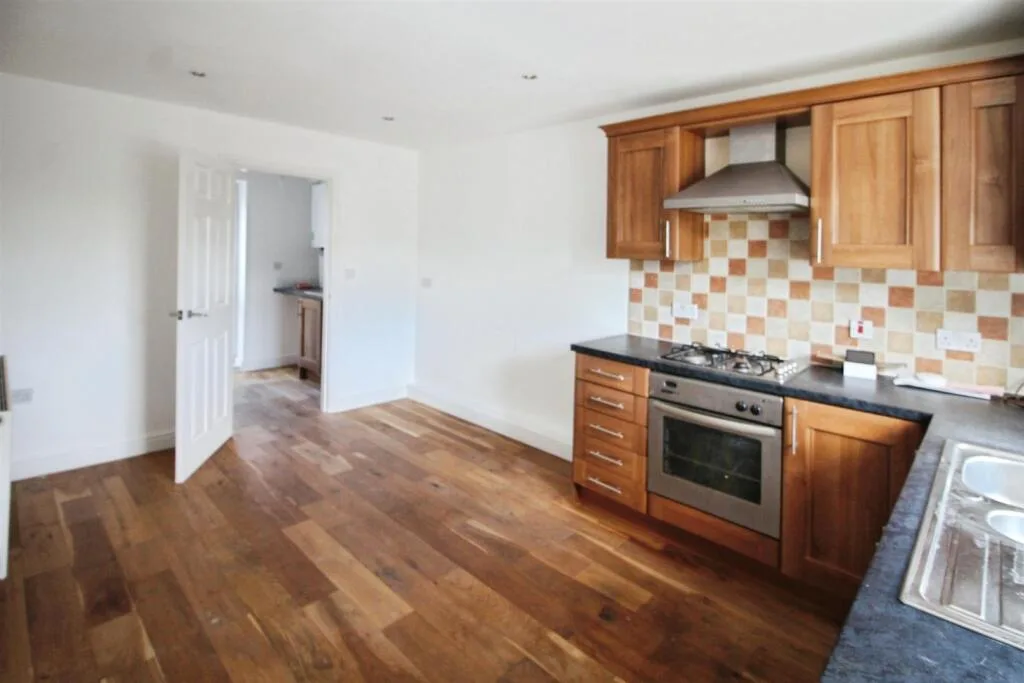 2 bedroom semi-detached bungalow for rent