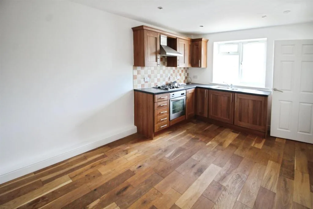 2 bedroom semi-detached bungalow for rent