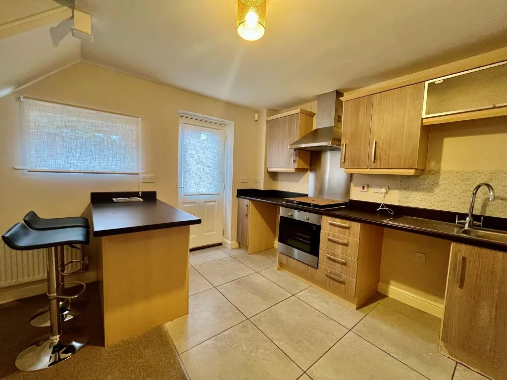 2 bedroom house for rent