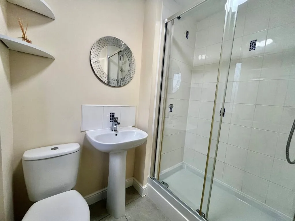 2 bedroom house for rent