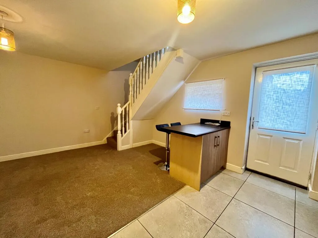 2 bedroom house for rent