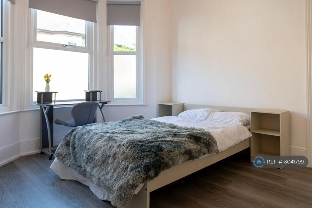6 bedroom terraced house for rent