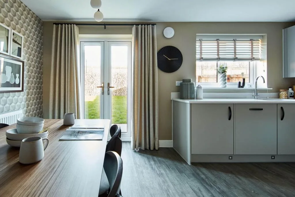4 bedroom semi-detached house for rent