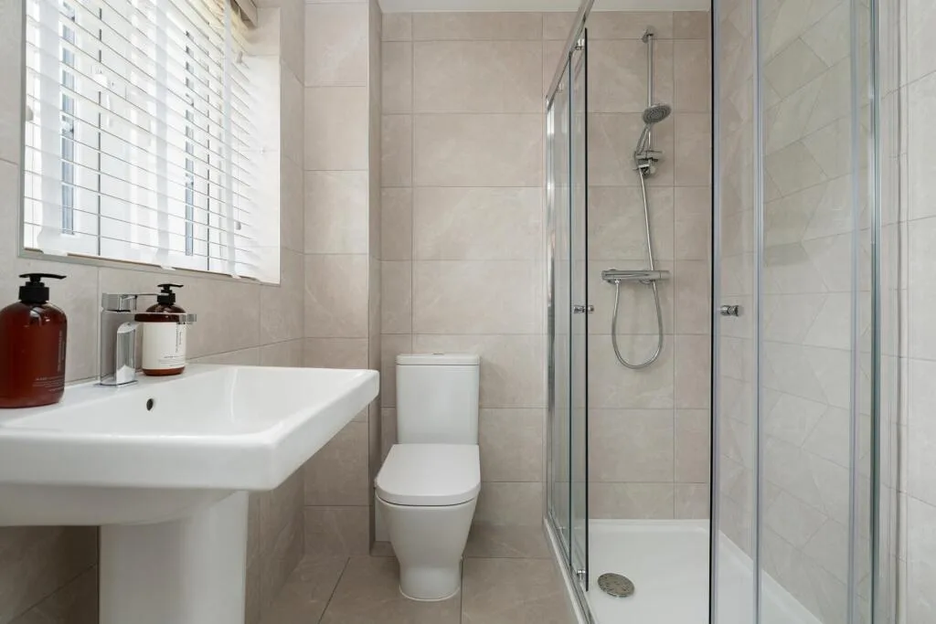 3 bedroom semi-detached house for rent