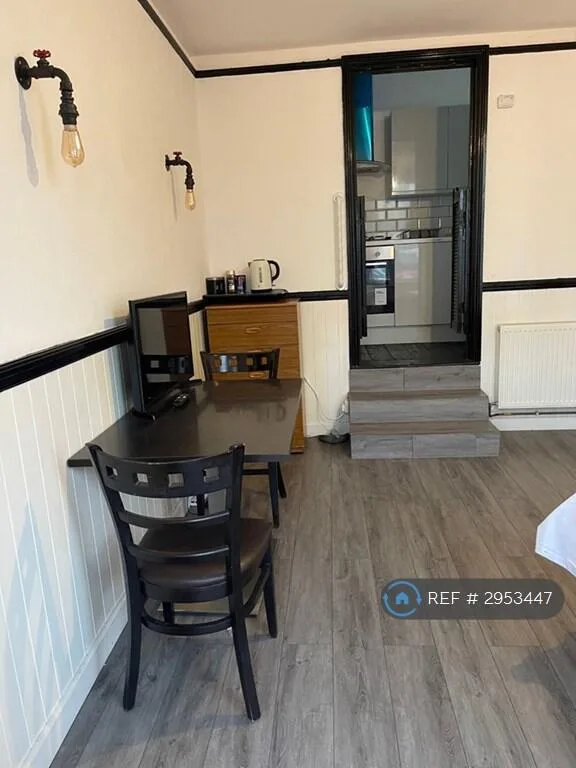 Studio flat for rent