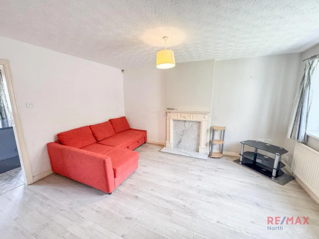 3 bedroom semi-detached house for rent
